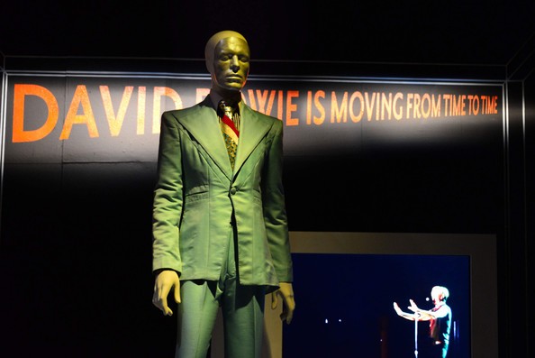 2013 , l'exposition David Bowie Is du V&A