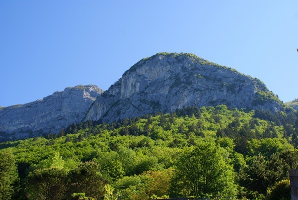 Chapeau de napoleon mont baron et le mont baret
